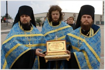 Перенесение святынь - патриаршего дара в храм Хабаровской семинарии (12 ссентября 2008 года)