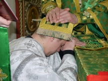 Диаконская хиротония алтарника храма святителя Иннокентия Иркутского Георгия Бондаря в Спасо-Преображенском кафедральном соборе Хабаровска.  Вход Господень в Иерусалим. 28 апреля 2013 г.