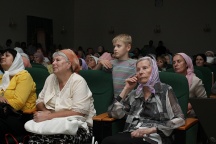 Встреча архиепископа Хабаровского и Приамурского Игнатия с прихожанами хабаровских храмов в стенах ХДС, посвящённая поездке на Святую Гору Афон. 24 августа 2011г.