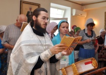 Молебен пред иконой Пресвятой Богородицы «Всецарица»,  пятилетие храма, расположенного на территории  онкологического центра. 31 августа 2011