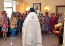 Молебен пред иконой Пресвятой Богородицы «Всецарица»,  пятилетие храма, расположенного на территории  онкологического центра. 31 августа 2011