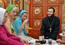 Молебен пред иконой Пресвятой Богородицы «Всецарица»,  пятилетие храма, расположенного на территории  онкологического центра. 31 августа 2011