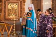 Божественная литургия в праздник Воздвижения Честного и Животворящего Креста Господня. 27 сентября 2016 года