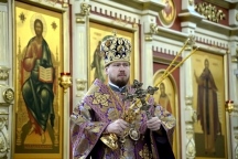 Божественная литургия в праздник Воздвижения Креста Господня в Спасо-Преображенском кафедральном соборе 27 сентября 2017 г.