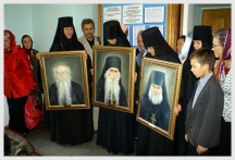 Торжественное богослужение в Градо-Хабаровском соборе Успения Божией Матери (28 августа 2007 года)