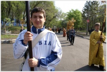 Начало юбилейного крестного хода в г. Хабаровске (17 мая 2008 года)